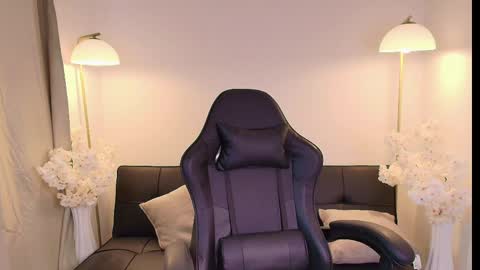 Victoria Collins online show from April 2026 04:48:02 PM