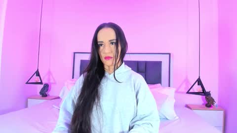 Snapshot of victoria_cooper3 chatting on November 2025 09:32:01 AM valentina online show from November 2025 09:32:01 AM