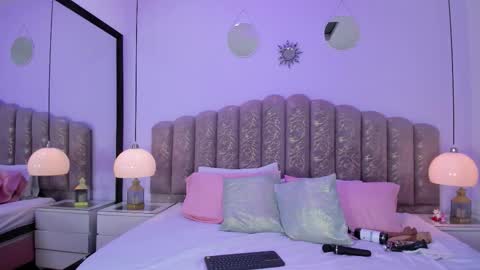 valentina online show from February 2026 12:15:01 PM