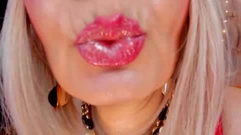 diorvictoria9 online show from December 2024 06:45:01 PM