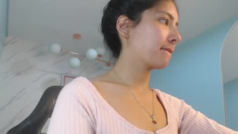 Snapshot of victoria_hernandez_t chatting on June 2026 01:08:02 PM Victoria online show from June 2026 01:08:02 PM