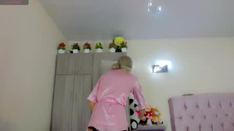 Victoria online show from December 2024 07:26:02 PM