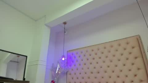 Snapshot of victoria_kitt chatting on June 2026 07:25:01 PM victoria_kitt online show from June 2026 07:25:01 PM