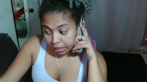 Snapshot of victoria_miler chatting on September 2025 02:02:01 AM VICKY online show from September 2025 02:02:01 AM