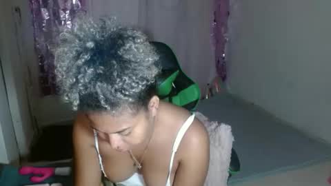 Snapshot of victoria_miler chatting on December 2025 12:58:01 PM VICKY online show from December 2025 12:58:01 PM