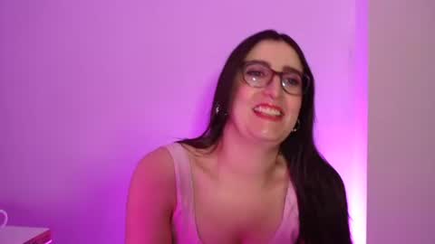 Victoria online show from February 2025 07:54:02 PM