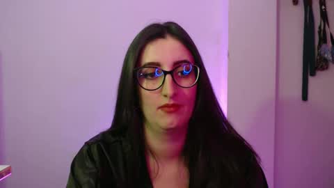 Victoria online show from October 2025 08:50:02 PM