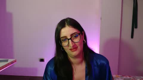 Victoria online show from November 2025 09:13:02 PM