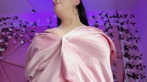 Victoria online show from November 2025 08:52:01 PM