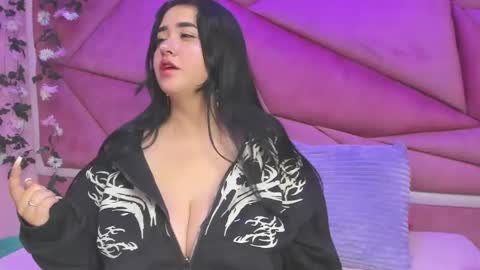 Victoria online show from November 2025 08:19:02 PM