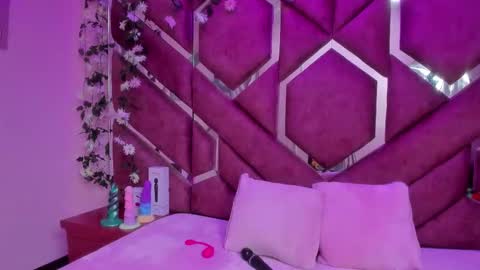 Victoria online show from February 2026 08:29:01 PM