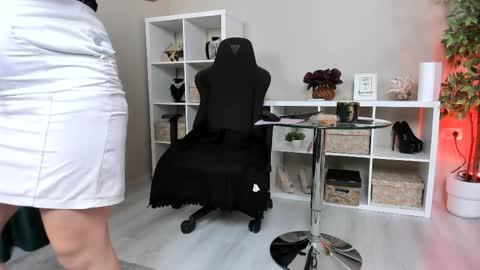 Victoria online show from April 2026 11:15:02 AM