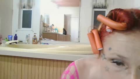 victoria vuitton online show from October 2025 05:06:01 AM