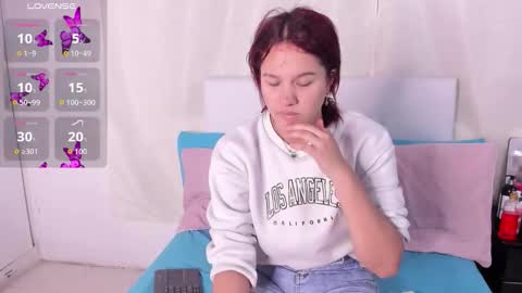 Snapshot of victoriaa_zans chatting on November 2025 06:35:02 AM Victoria Zans online show from November 2025 06:35:02 AM