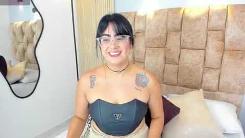 Victoria Andrade online show from January 2026 06:02:02 PM