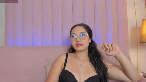 Snapshot of victoriaashford chatting on December 2025 07:45:02 PM Vicky online show from December 2025 07:45:02 PM