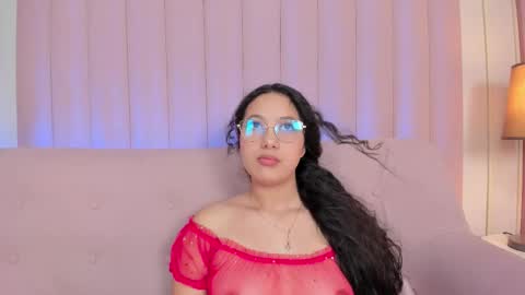 Snapshot of victoriaashford chatting on December 2025 07:54:02 PM Vicky online show from December 2025 07:54:02 PM