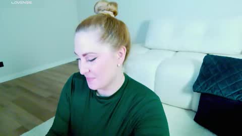 Miss V online show from November 2025 03:38:01 AM