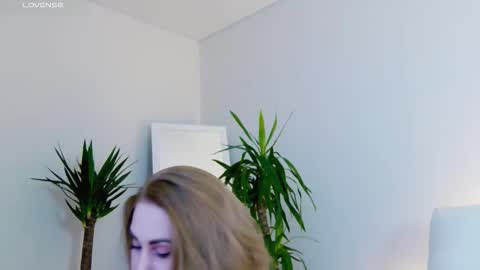 Miss V online show from March 2026 06:19:01 AM