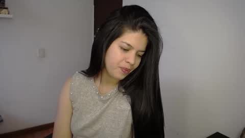 victorialg online show from December 2025 05:53:01 PM