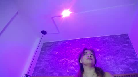 victoriamil1 online show from September 2025 04:39:02 PM