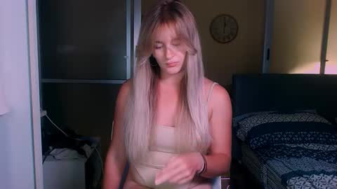 Eva and Victor online show from October 2025 11:22:01 AM