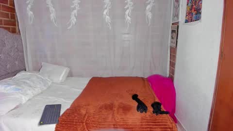 Victoria online show from February 2026 09:16:02 PM