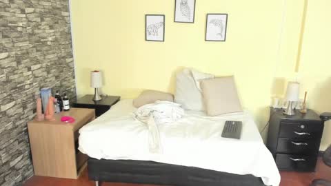 Victoriazans online show from April 2026 12:21:01 PM