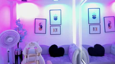 Snapshot of victoriia_doll chatting on February 2026 12:15:01 PM Victoria. online show from February 2026 12:15:01 PM