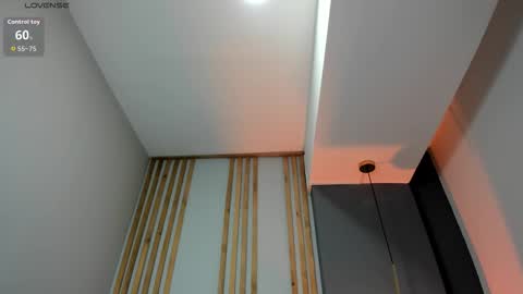 Snapshot of victoriia_vixen chatting on November 2025 09:35:02 PM Victoria Vixen online show from November 2025 09:35:02 PM