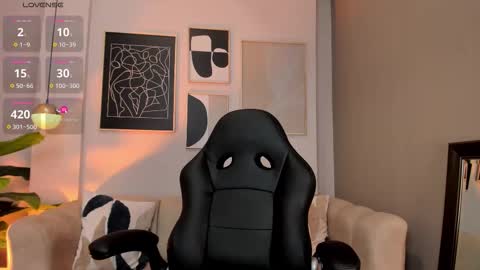 Snapshot of victoriia_vixen chatting on December 2025 11:14:02 PM Victoria Vixen online show from December 2025 11:14:02 PM