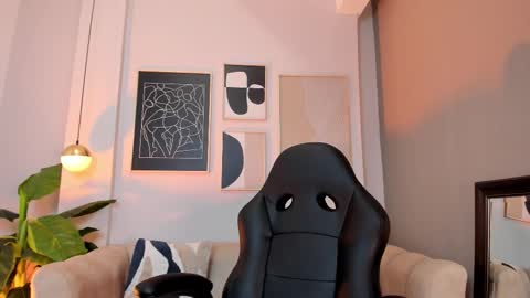 Snapshot of victoriia_vixen chatting on January 2026 09:53:02 PM Victoria Vixen online show from January 2026 09:53:02 PM