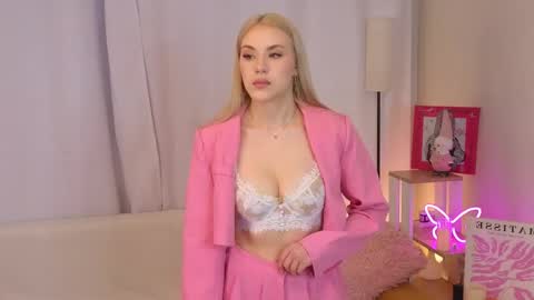 Kate online show from May 2026 07:11:01 PM