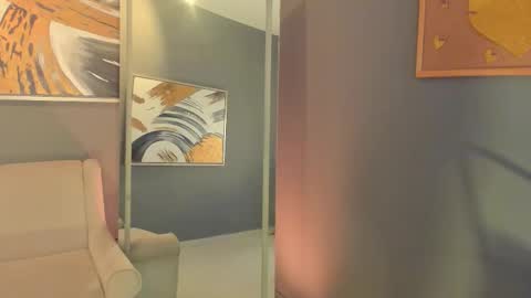 Snapshot of vienah_louis chatting on February 2026 02:43:01 AM vienah_louis online show from February 2026 02:43:01 AM