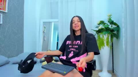 viictoriiasaenz online show from February 2026 04:42:01 AM