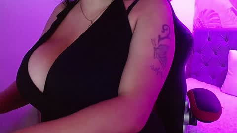 Snapshot of viiolleta chatting on February 2025 12:36:02 PM viioleta online show from February 2025 12:36:02 PM