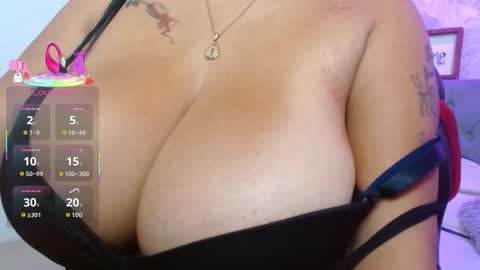 Snapshot of viiolleta chatting on October 2025 12:41:02 PM viioleta online show from October 2025 12:41:02 PM