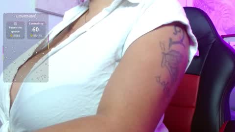 Snapshot of viiolleta chatting on October 2025 12:39:02 PM viioleta online show from October 2025 12:39:02 PM