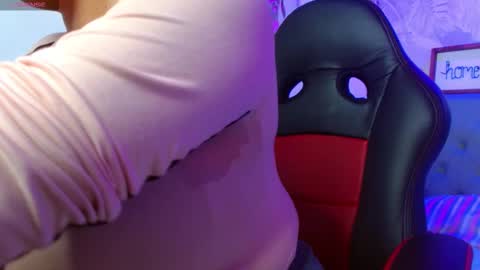 Snapshot of viiolleta chatting on November 2025 12:27:02 PM viioleta online show from November 2025 12:27:02 PM