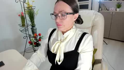 Ukrainian-woman online show from November 2025 06:37:01 AM