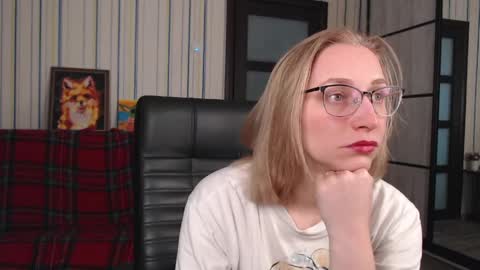Snapshot of vikaericka chatting on April 2026 04:28:02 AM Vika online show from April 2026 04:28:02 AM