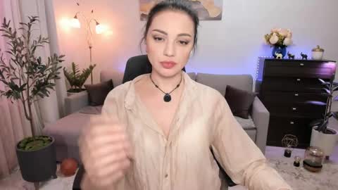 Snapshot of vikibellson chatting on June 2026 06:55:02 PM Viki Bellson online show from June 2026 06:55:02 PM