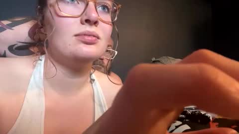 Snapshot of vikingandvixen44 chatting on October 2025 12:22:02 AM vikingandvixen44 online show from October 2025 12:22:02 AM