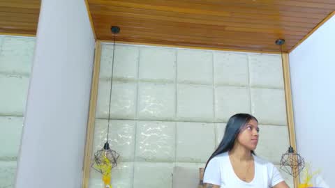 Snapshot of vikitomson chatting on September 2025 01:11:01 PM vikiTomson online show from September 2025 01:11:01 PM