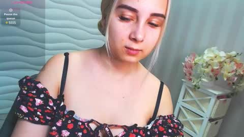 Snapshot of vikiwaitingforyou chatting on December 2024 09:44:01 AM Vitoria online show from December 2024 09:44:01 AM