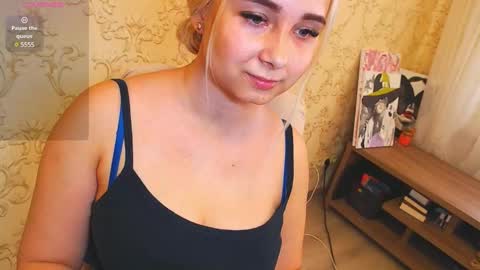 Snapshot of vikiwaitingforyou chatting on February 2025 01:11:02 PM Vitoria online show from February 2025 01:11:02 PM