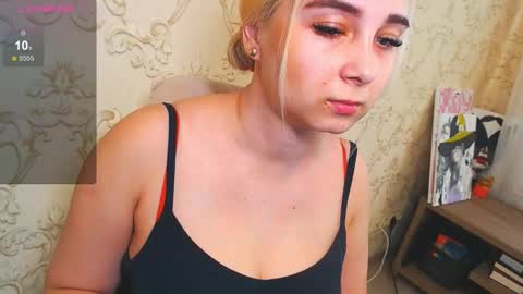 Snapshot of vikiwaitingforyou chatting on February 2025 12:52:02 PM Vitoria online show from February 2025 12:52:02 PM