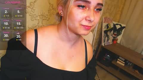 Snapshot of vikiwaitingforyou chatting on February 2025 03:27:01 PM Vitoria online show from February 2025 03:27:01 PM