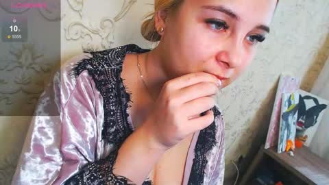 Snapshot of vikiwaitingforyou chatting on March 2025 10:04:01 AM Vitoria online show from March 2025 10:04:01 AM