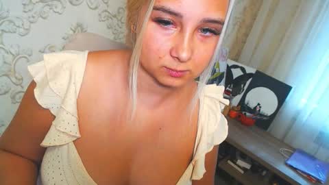 Snapshot of vikiwaitingforyou chatting on October 2025 10:04:01 AM Vitoria online show from October 2025 10:04:01 AM